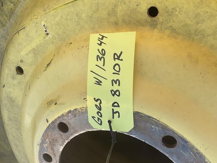 2013-john-deere-8310r-image-10