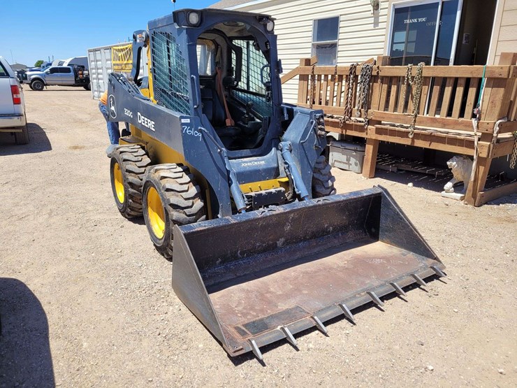 deere-320g-image-4