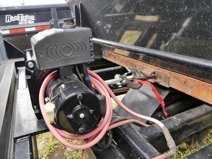 2022-pj-trailers-7'x16'-rollster-image-15