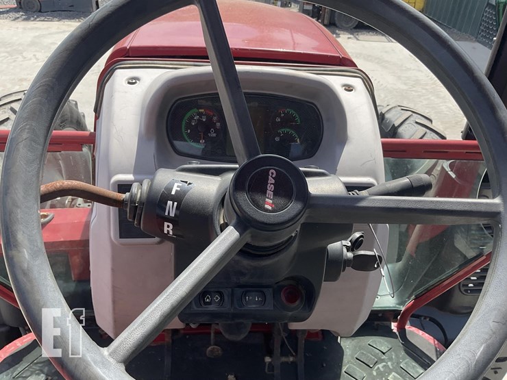 2017-case-ih-farmall-140a-image-13