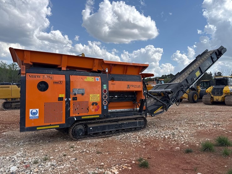 2023-pronar-mrw-2.75g-mobile-material-shredder-recycler-image-3