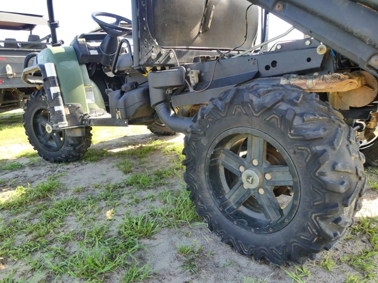 2013-john-deere-825i-image-5