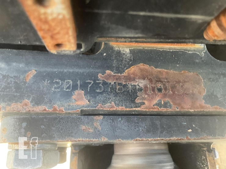 2000-new-holland-ts110-image-17