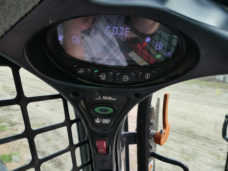 2023-bobcat-t770-image-16