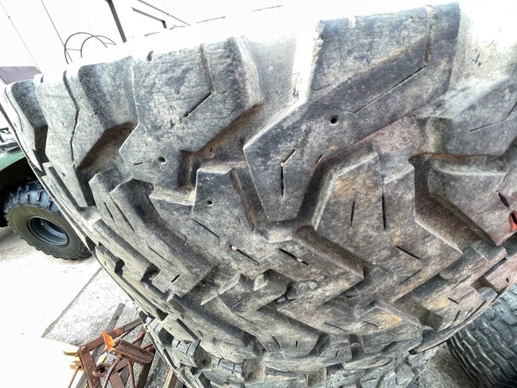 #2549-•-tires-(o3)-image-7