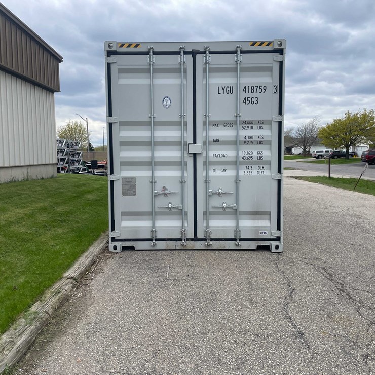 #1499 • 40' Container