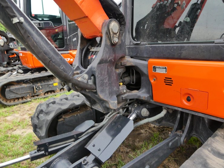 kubota-u55-5-image-11