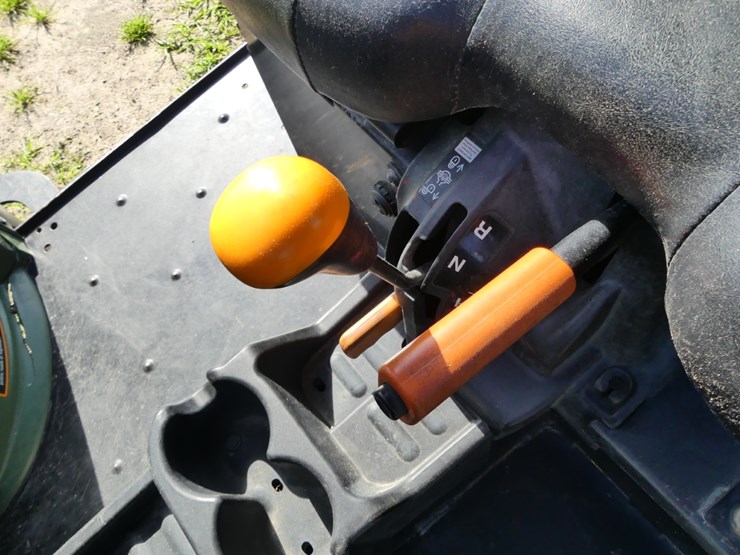 2013-john-deere-825i-image-11
