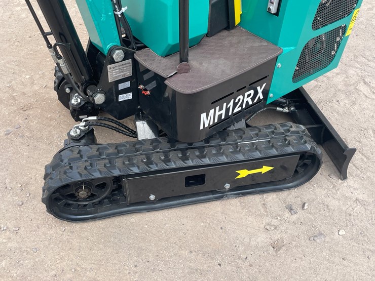 #3005-•-unused-2026-cfg-mini-excavator-image-10