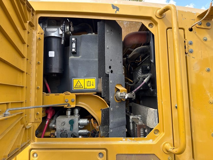 2011-caterpillar-140m2-vhp-plus-image-14