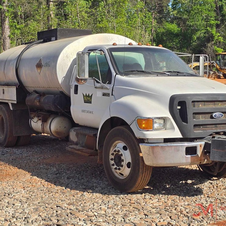 2007 FORD F750