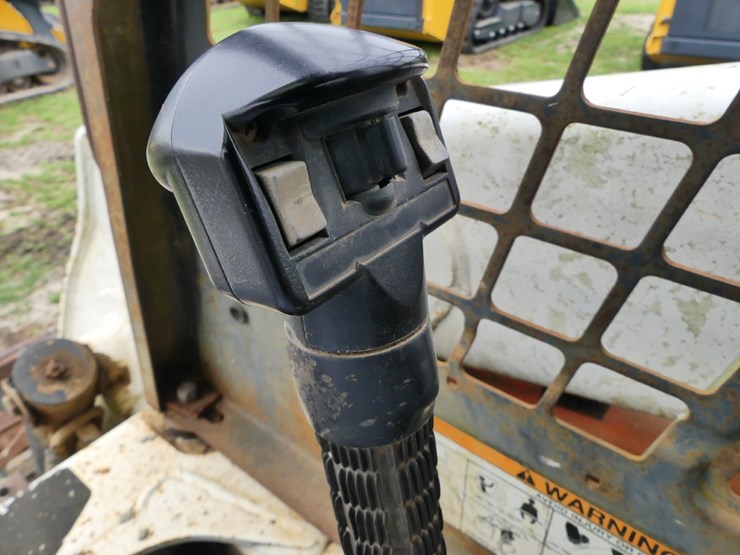 2007-bobcat-t250-image-13