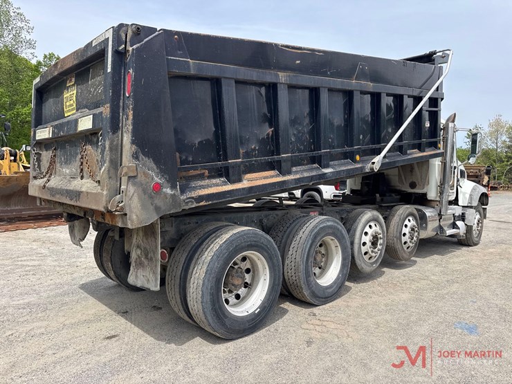 2014-mack-granite-gu713-image-3