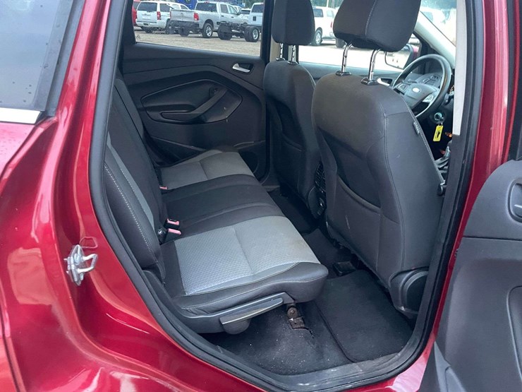 2017-ford-escape-se-image-16