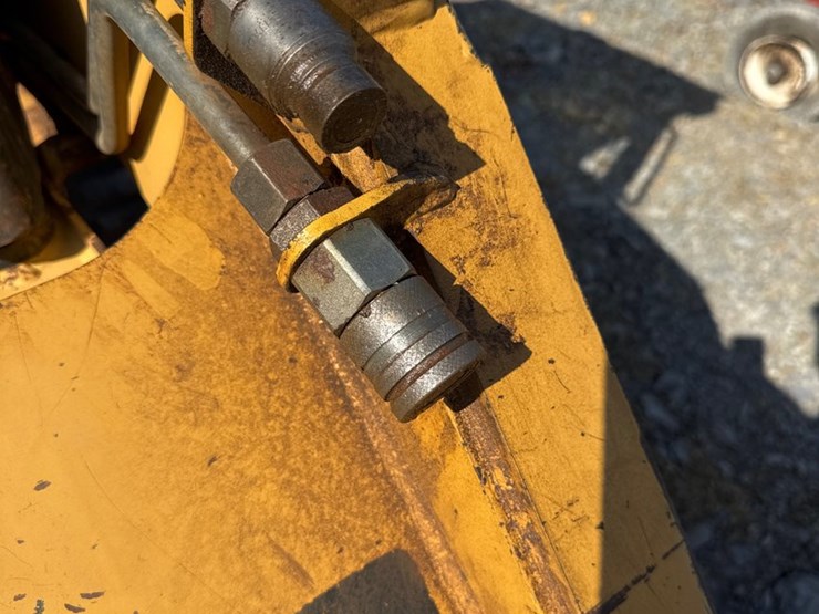 caterpillar-277-image-7