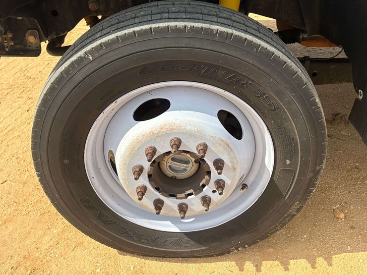 2014-ford-f550-image-7