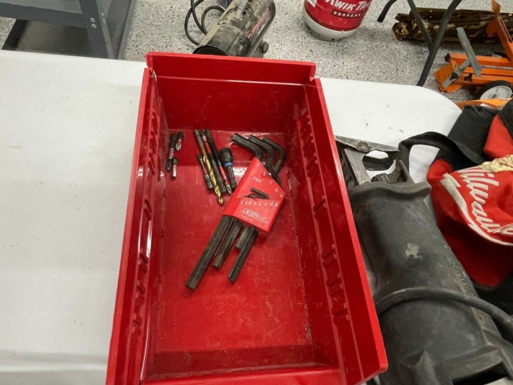 #8615-•-milwaukee-corded-sawzall-image-9