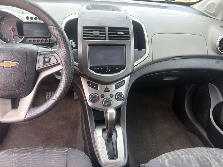 2015-chevrolet-sonic-lt-4-door-suv-(93,212-miles)-image-14