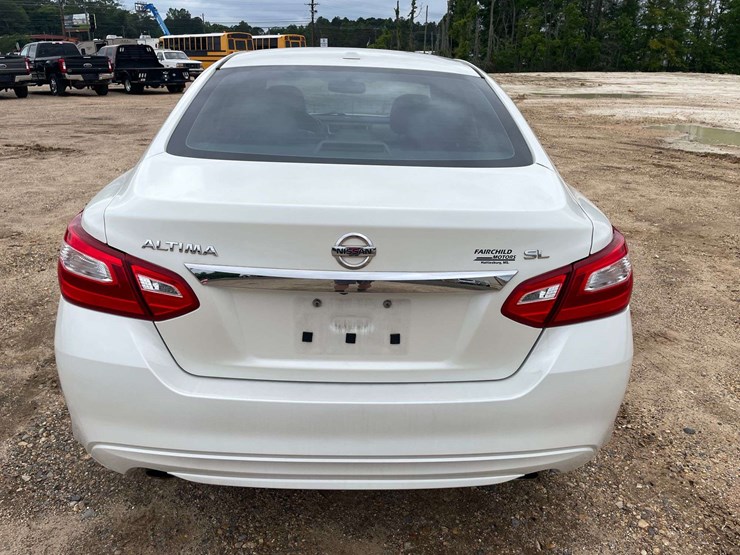 2016-nissan-altima-sl-4-door-sedan-(159,573-miles)-image-6