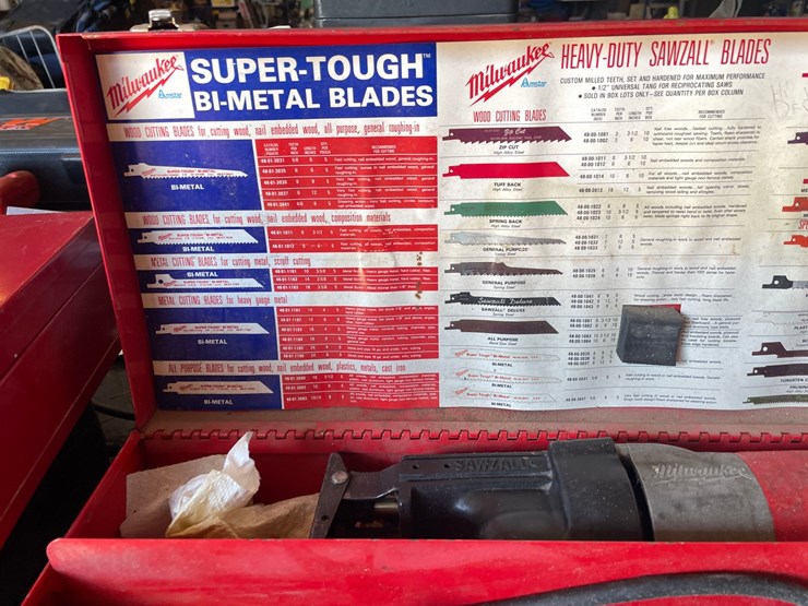 #1837-•-milwaukee-heavy-duty-sawzall-image-4