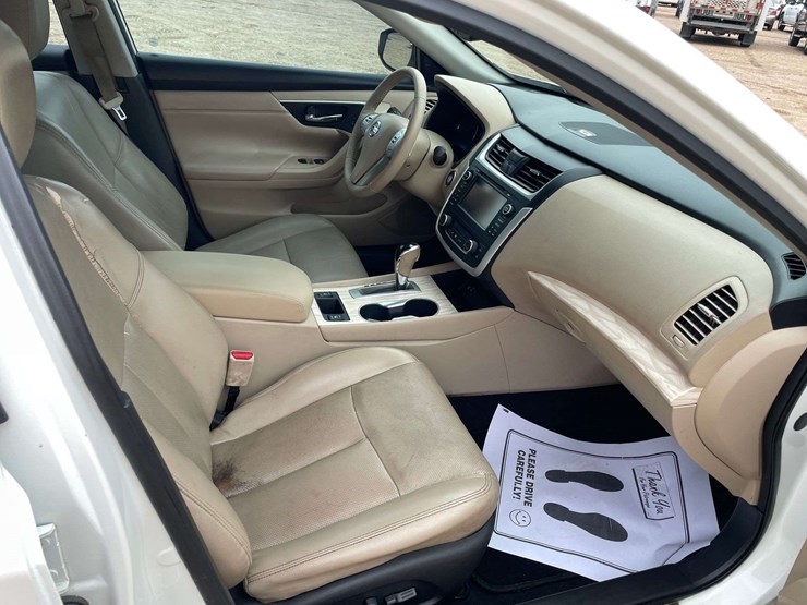 2016-nissan-altima-sl-4-door-sedan-(159,573-miles)-image-18