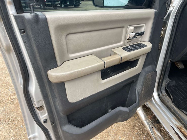 2011-dodge-ram-2500-image-9
