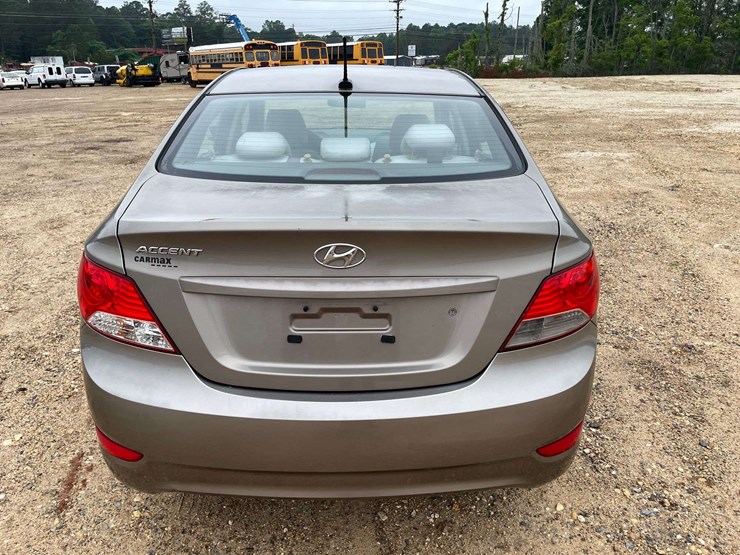 2012-hyundai-accent-4-door-sedan-(155,416-miles)-image-6
