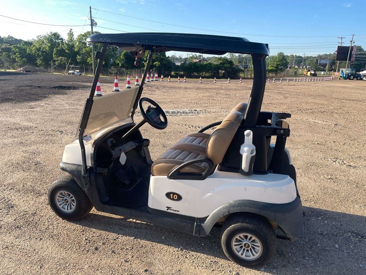 2022-club-car-tempo-2-passenger-48-volt-golf-cart-with-charger-image-2