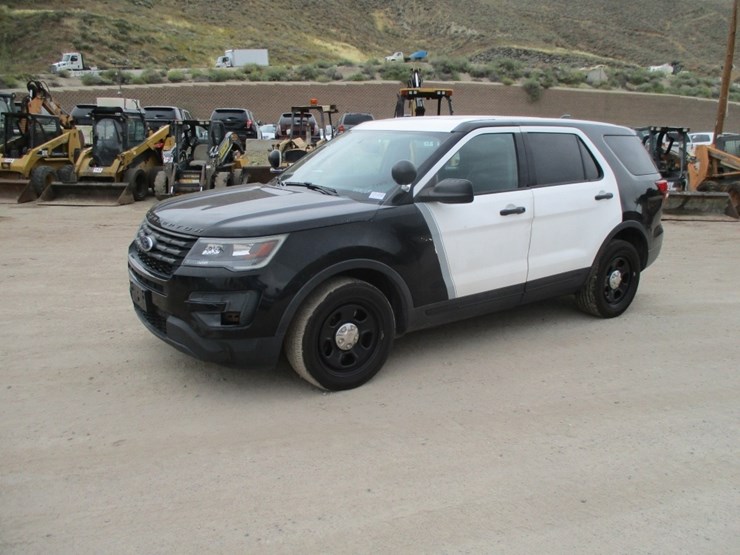 2017-ford-explorer-image-1