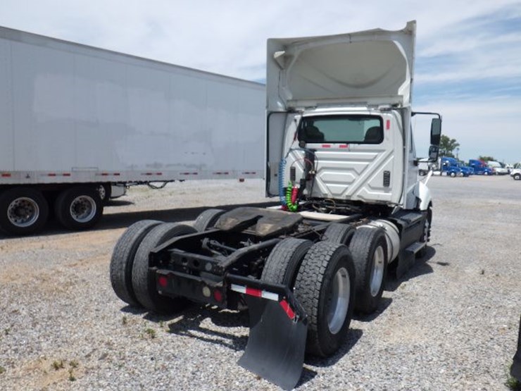 2015-international-prostar-image-9