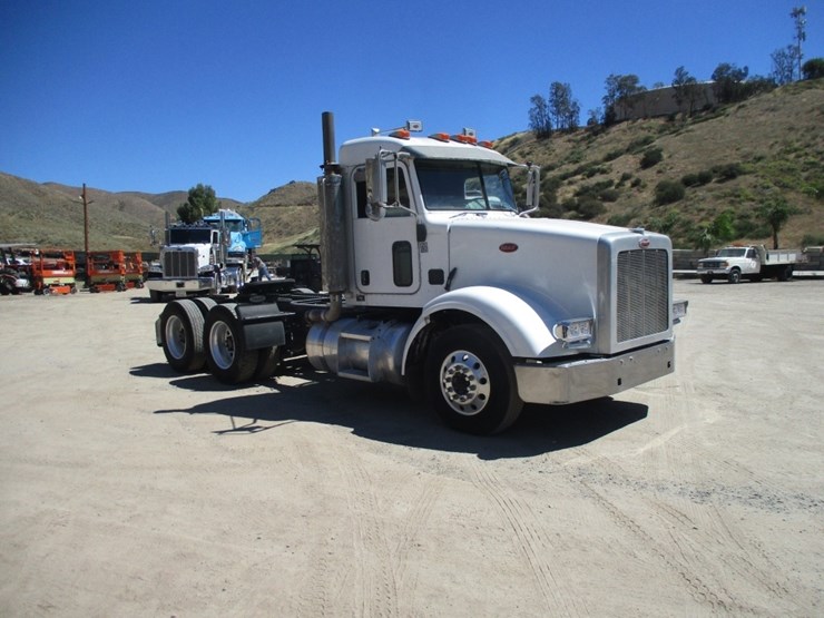 2008-peterbilt-367-image-2