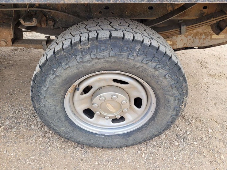 2011-ford-f350-image-13