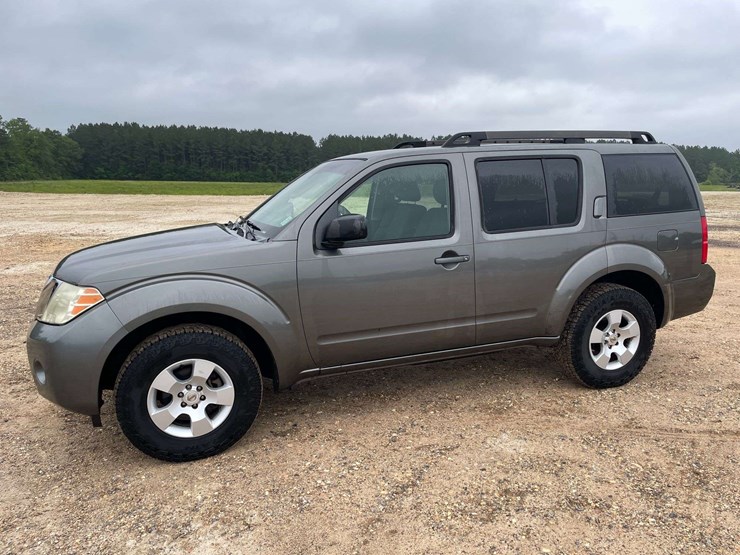 2008-nissan-pathfinder-image-1