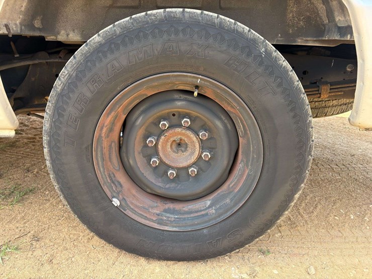 2009-utility-van-image-9