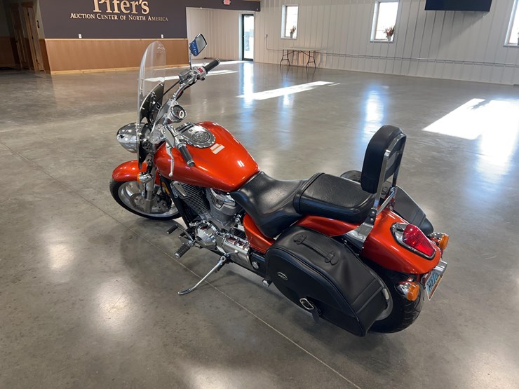 2004-honda-vtx1800-motorcycle-image-7