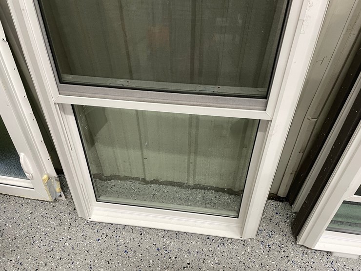 #8560-•-(1)-double-hung-window-image-5