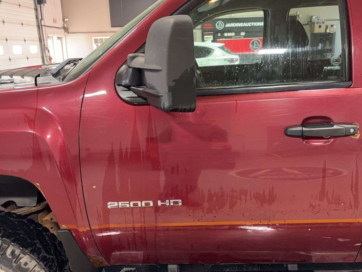 2014-chevrolet-silverado-2500hd-image-24