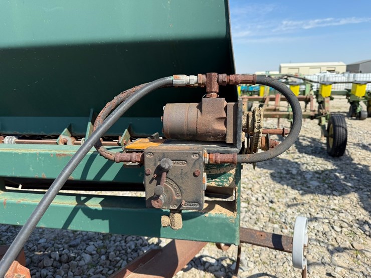 #42750-•-levee-squeezer-w/marliss-levee-seeder-inv#-42750-image-20