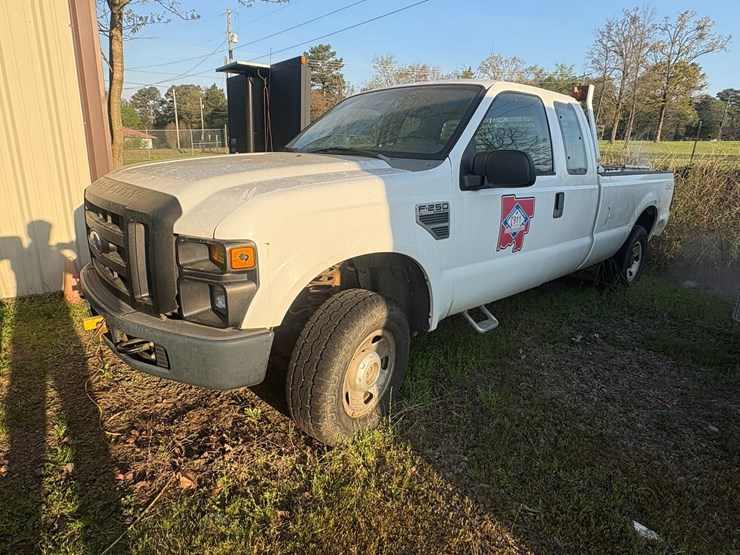 2008-ford-f250-image-1