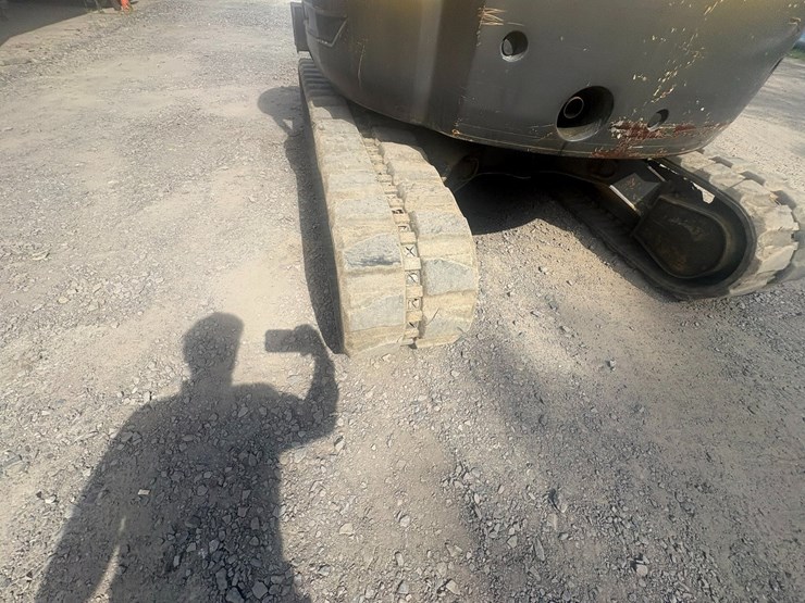 new-holland-e50b-image-9