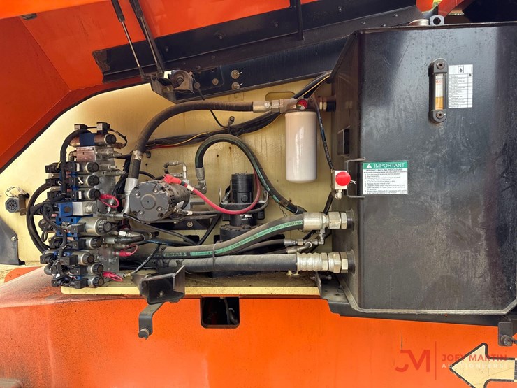 2014-jlg-800aj-image-14