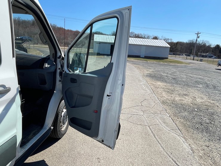 2016-ford-transit-image-18