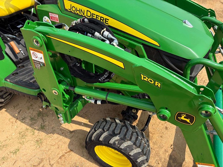 2025-john-deere-1025r-image-22