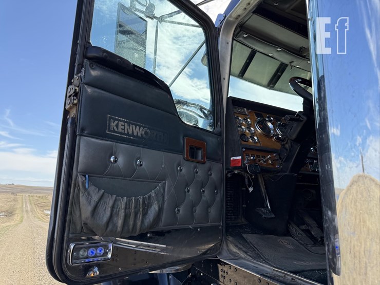 2001-kenworth-w900-image-56