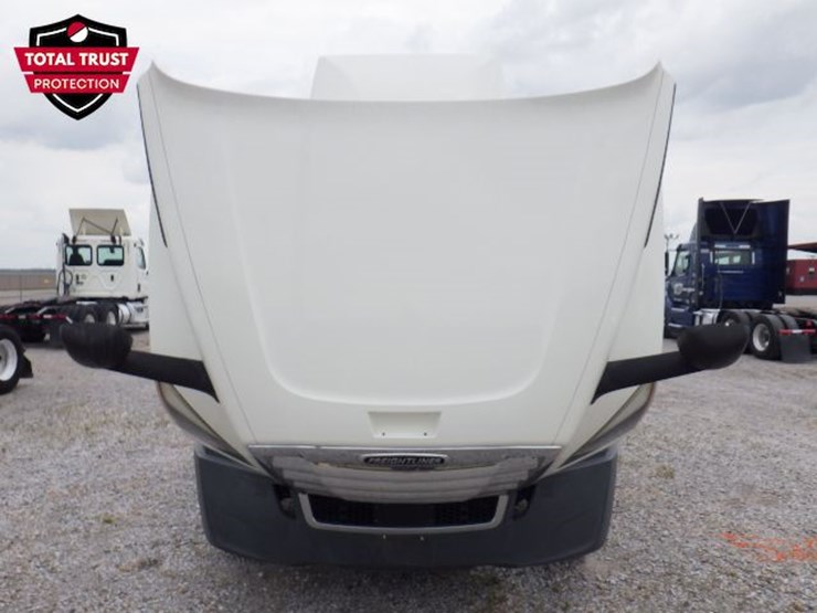 2019-freightliner-cascadia-126-image-23