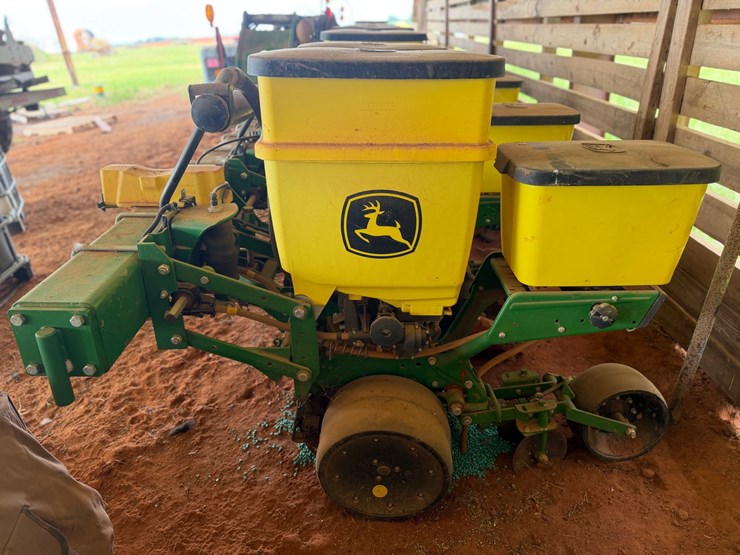 john-deere-1725-image-2