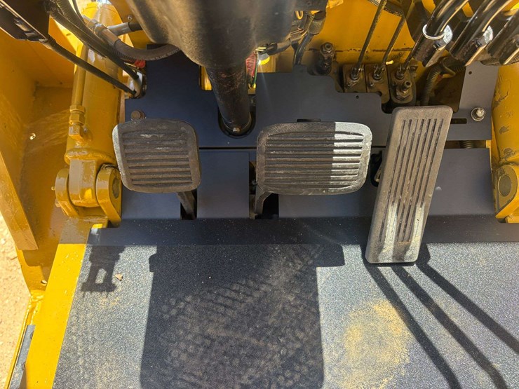 caterpillar-gp15-image-14