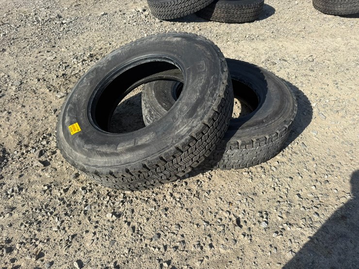 #40620-•-lot-of-(2)-295/75r22.5-tires-inv#-40620-image-1