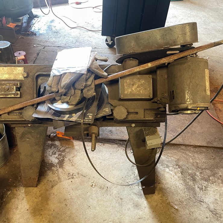 #1875 • Horizontal Metal Cutting Band Saw