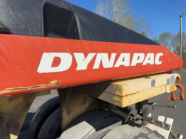 2005-dynapac-cc422hf-image-12